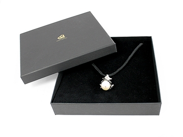 Jewelry box, Big necklace - matte black